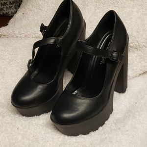7.5 black soda mary janes